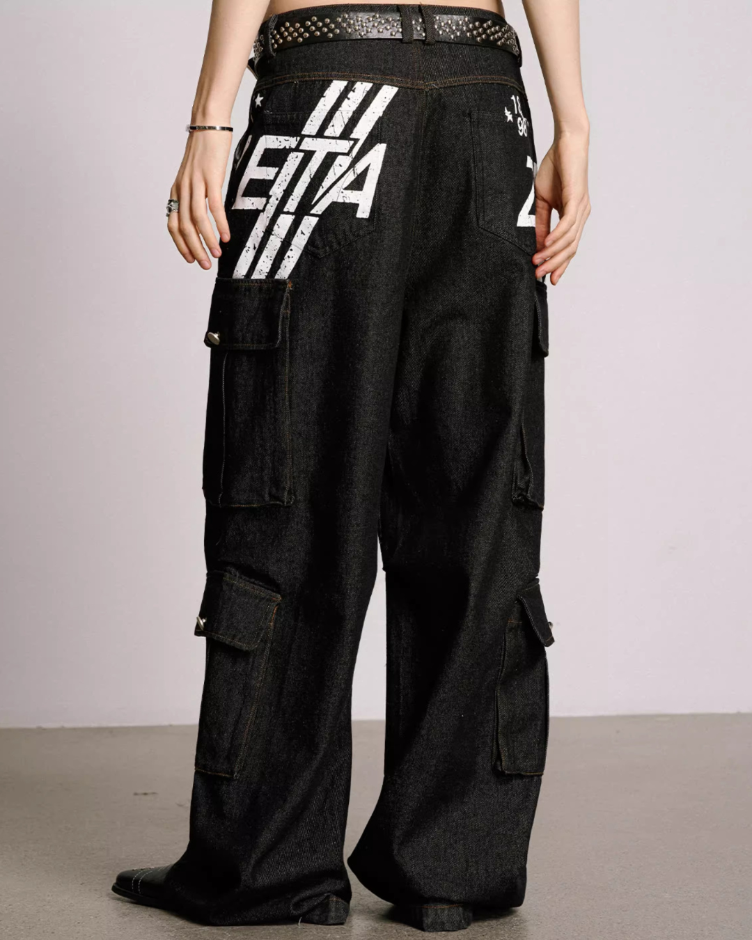 Edgy Wide Straight Cargo Jeans