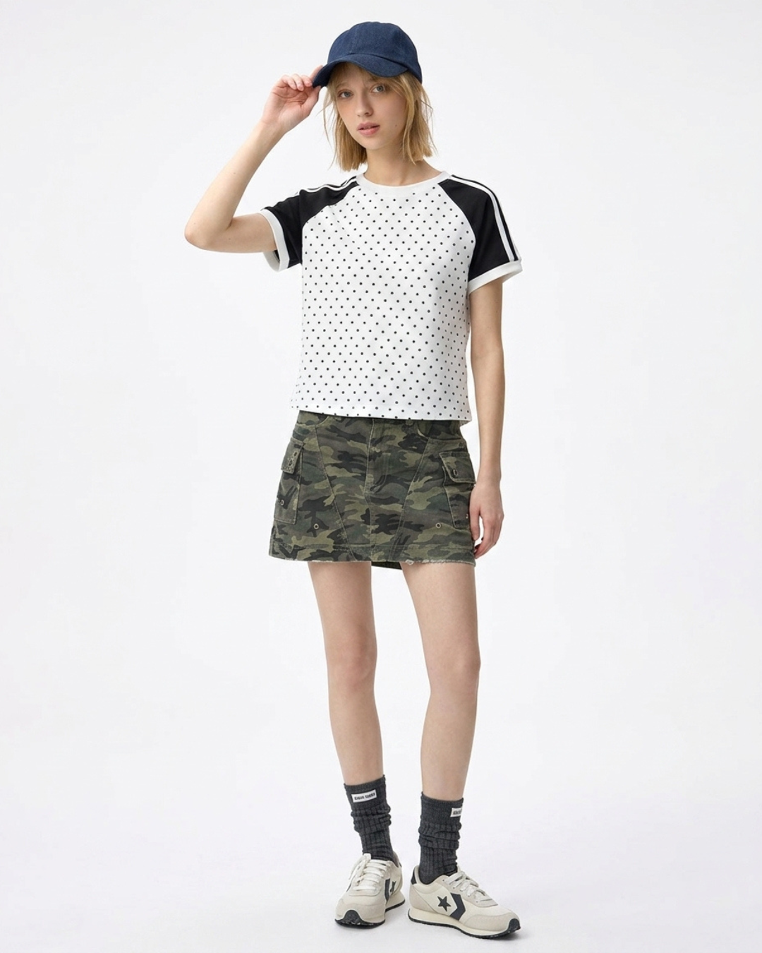 Dot Panel Contrast Sleeve Raglan Tee