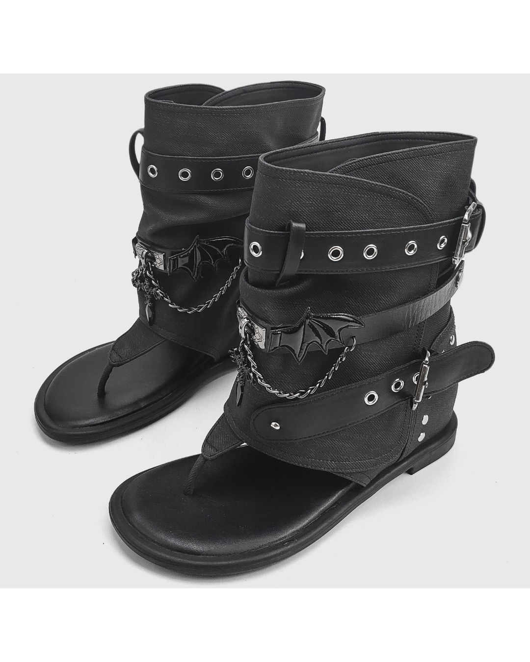 Thong Bat Chain Leather Boots