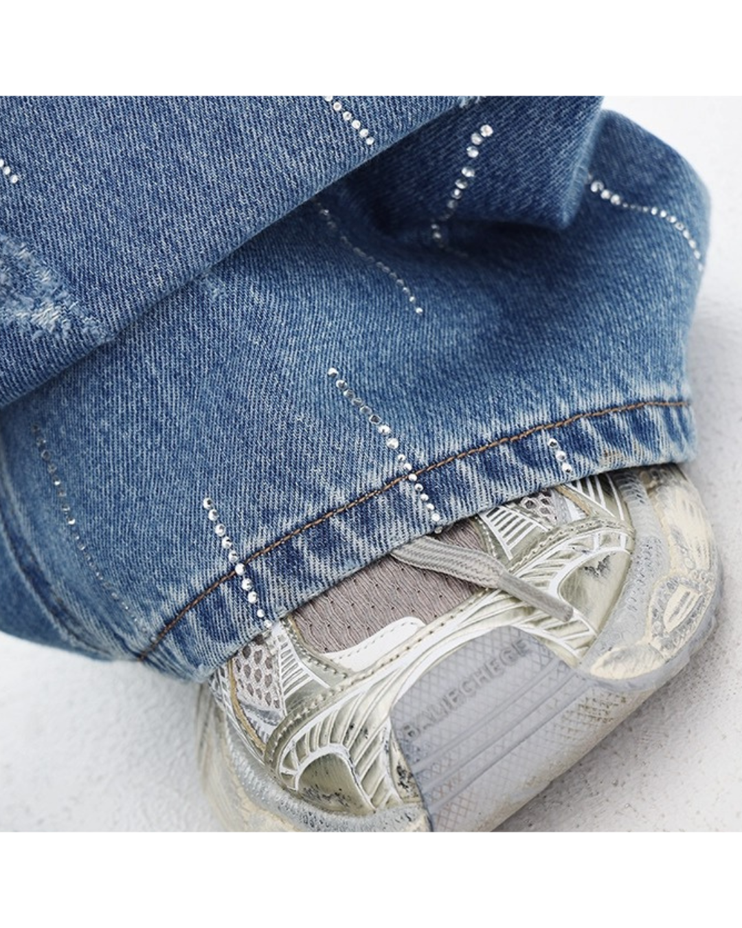 Distressed Fade Wide Jeans