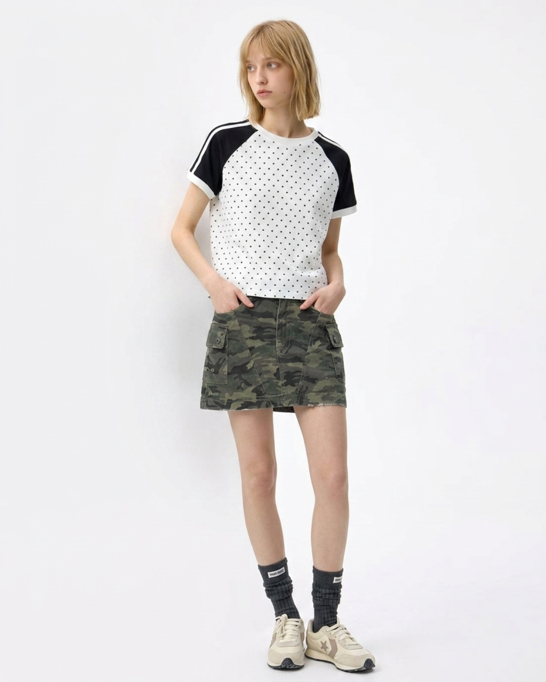 Dot Panel Contrast Sleeve Raglan Tee