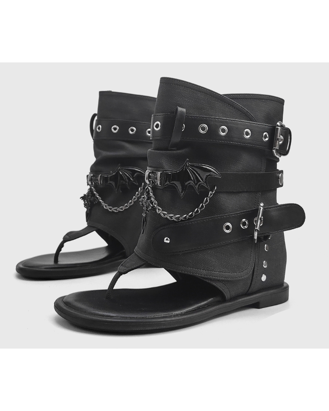 Thong Bat Chain Leather Boots
