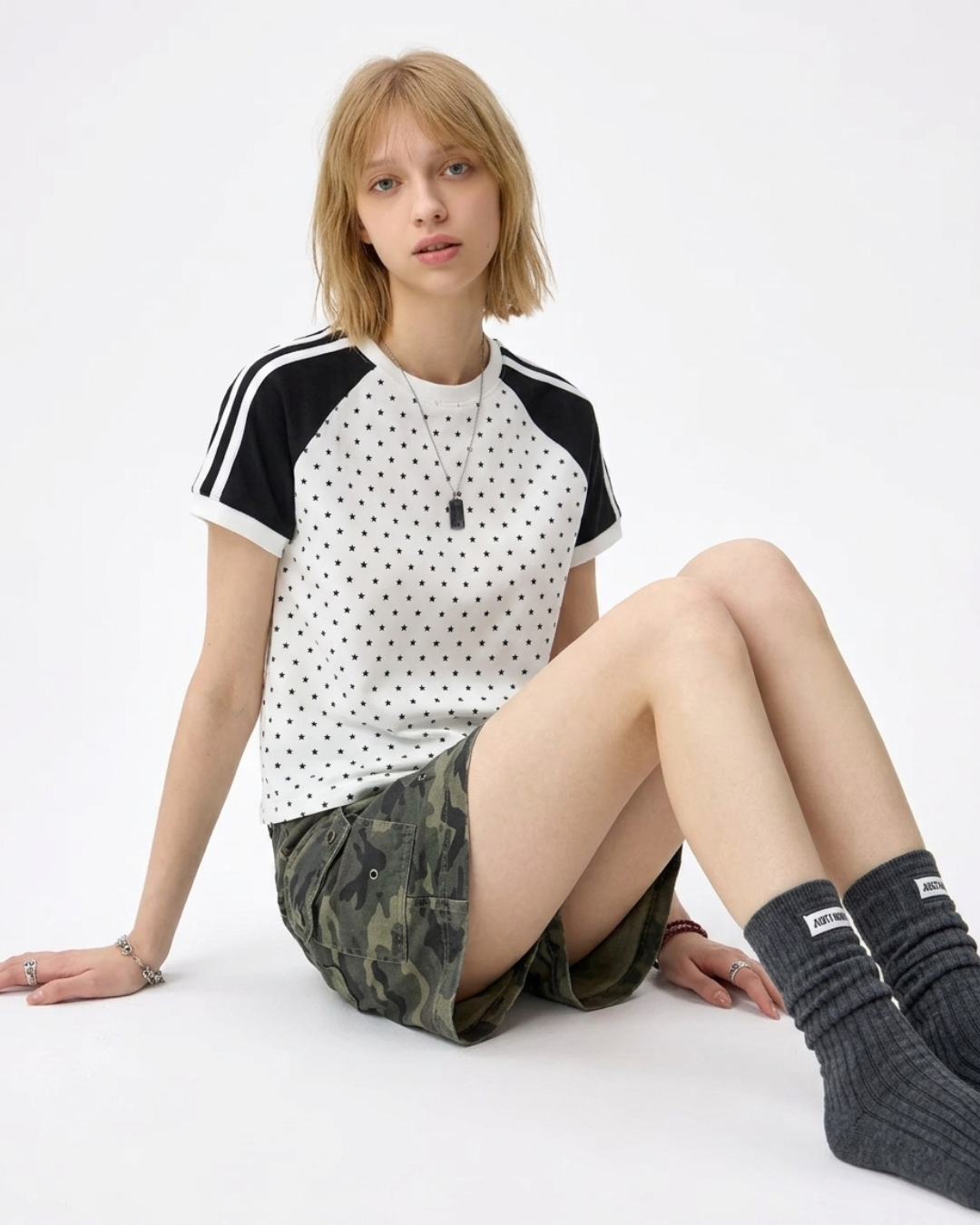 Dot Panel Contrast Sleeve Raglan Tee