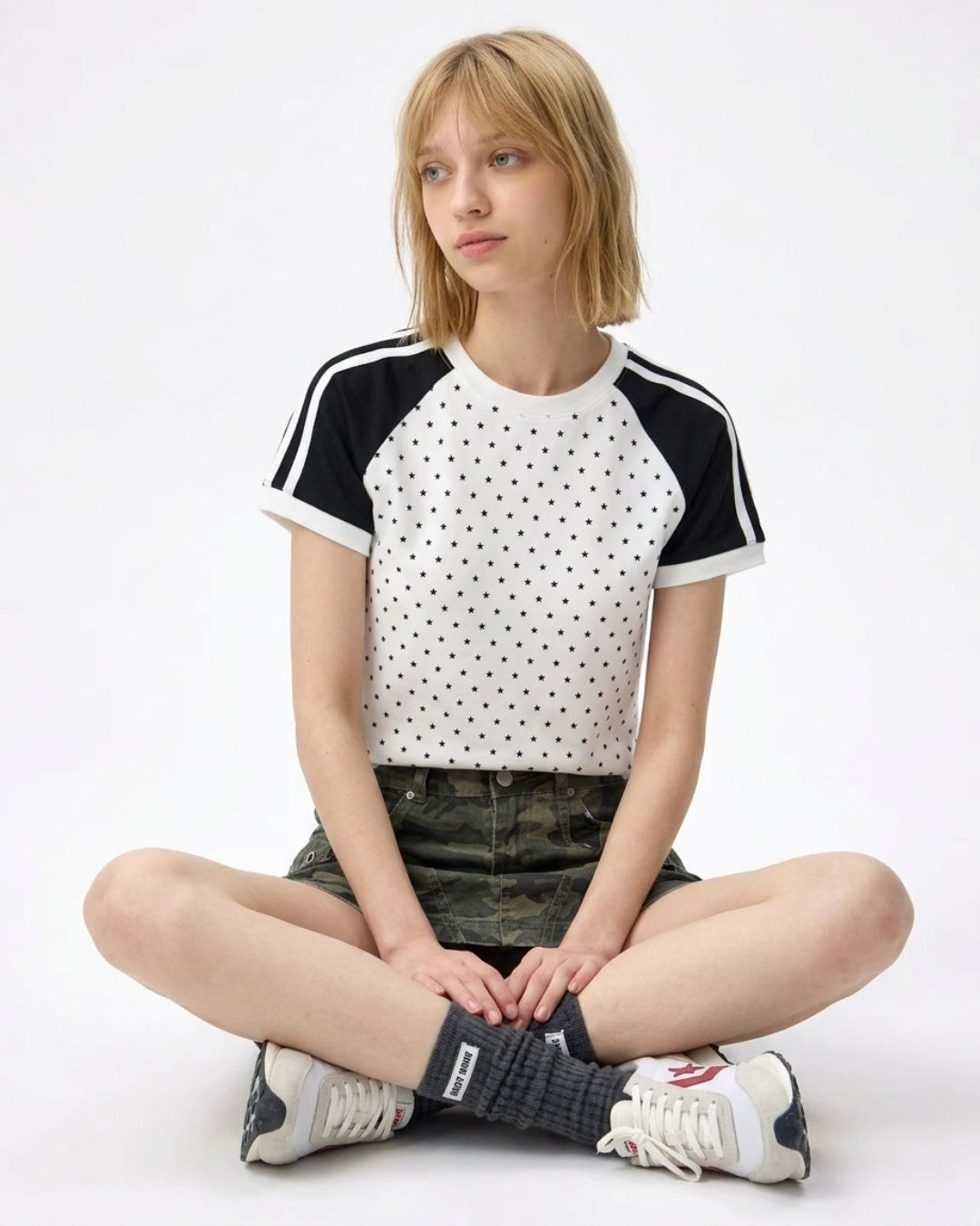 Dot Panel Contrast Sleeve Raglan Tee