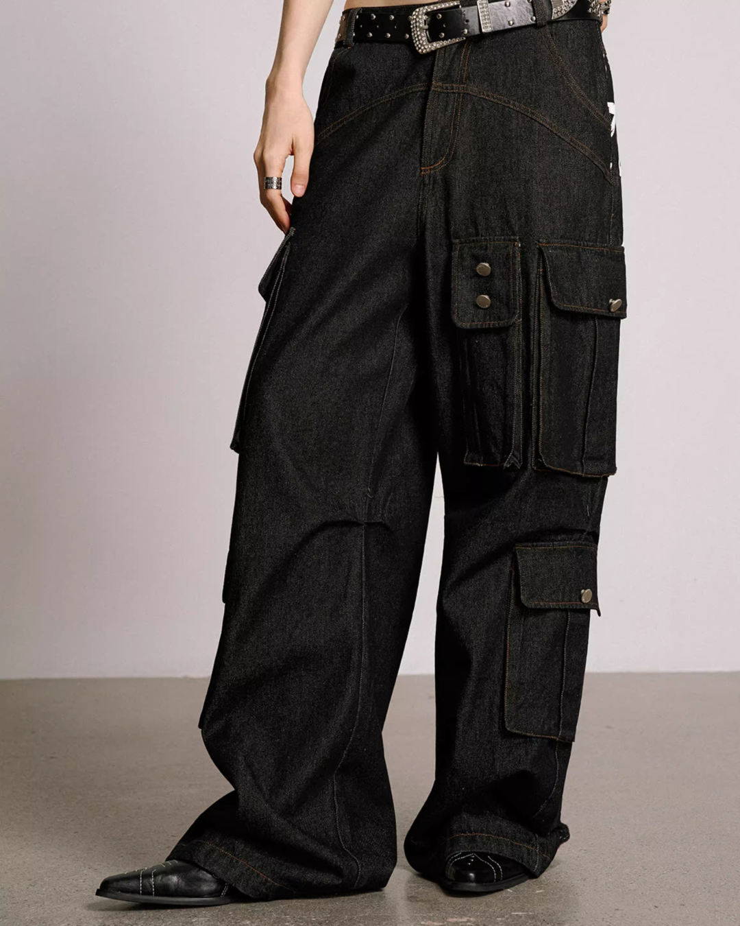 Edgy Wide Straight Cargo Jeans