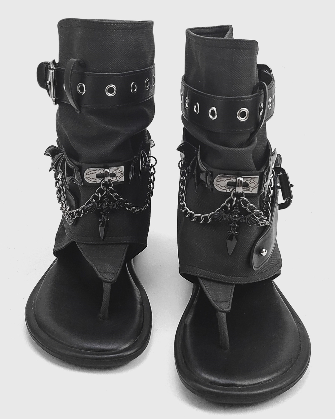 Thong Bat Chain Leather Boots