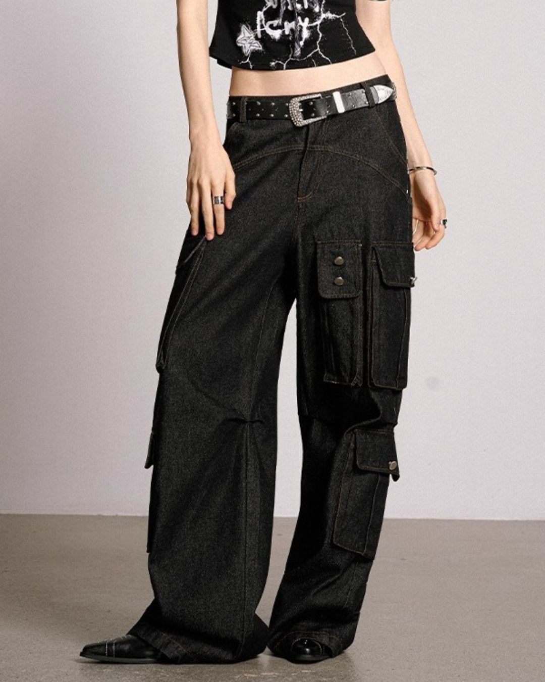 Edgy Wide Straight Cargo Jeans