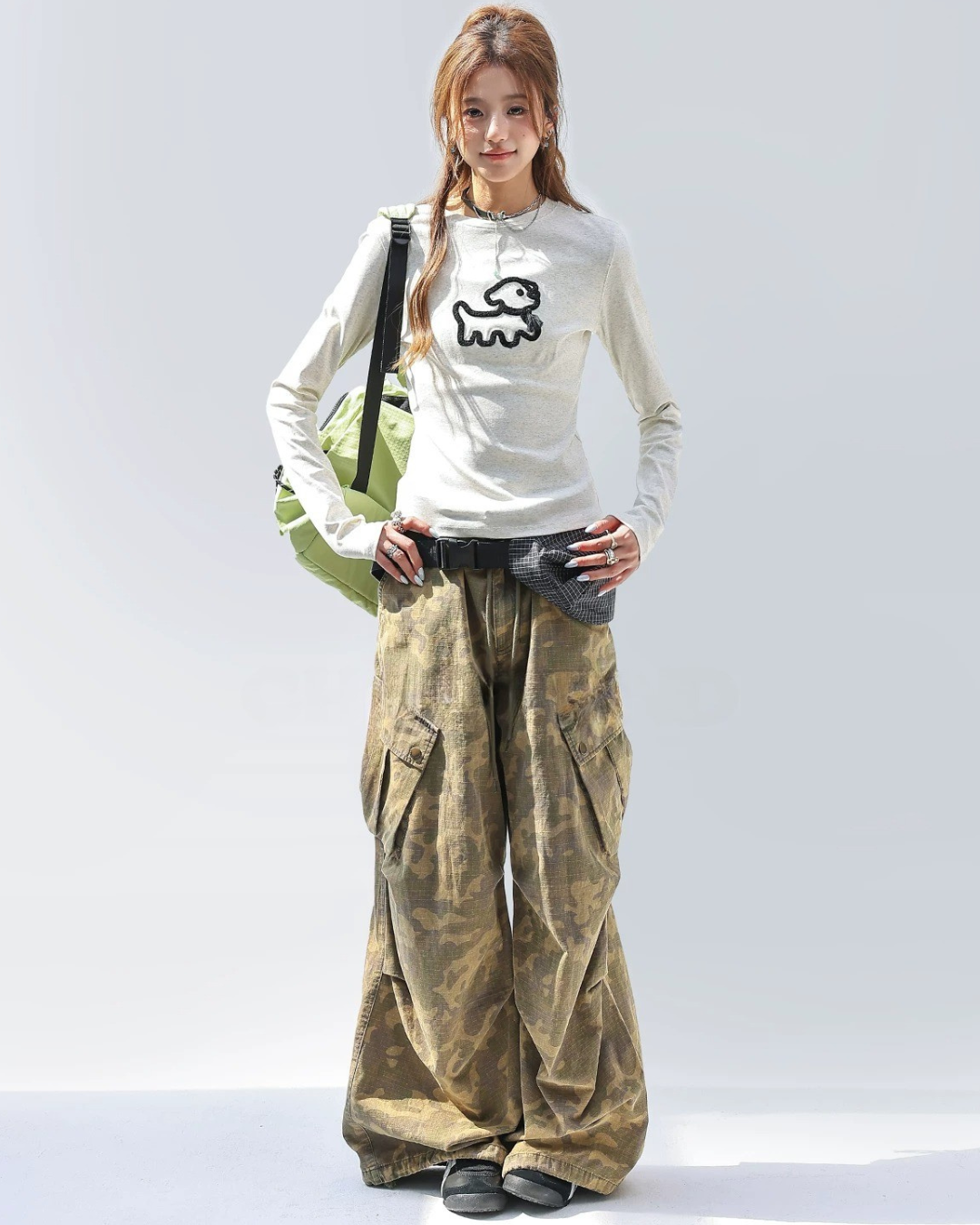 Line Art Dog Applique Knit Tee