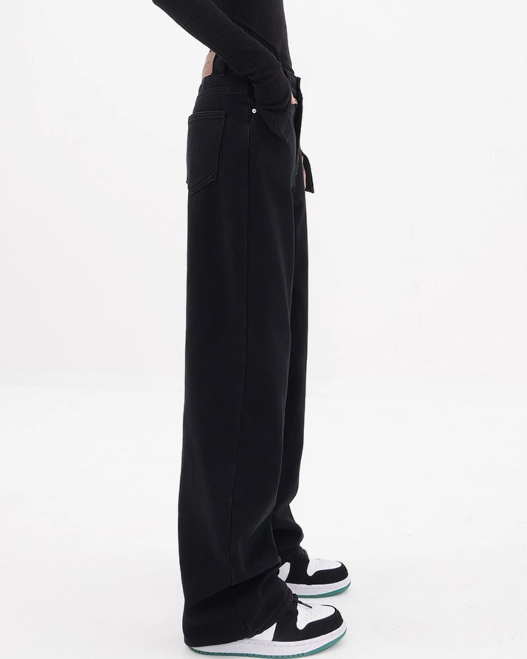 Triple Button Wide Jeans