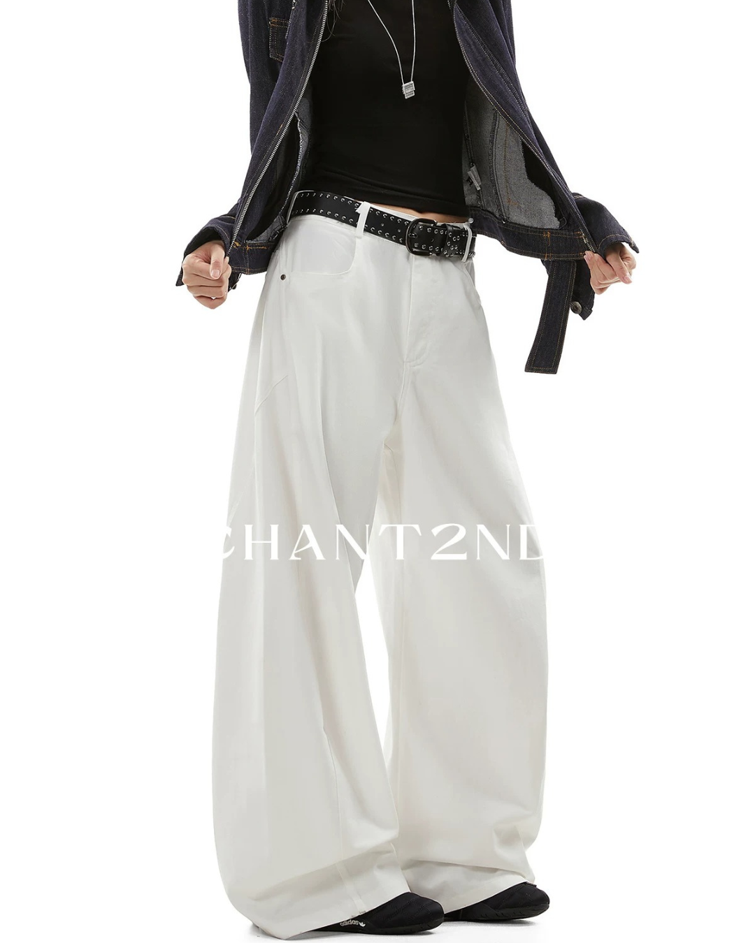 Curved Hem Wide Jeans