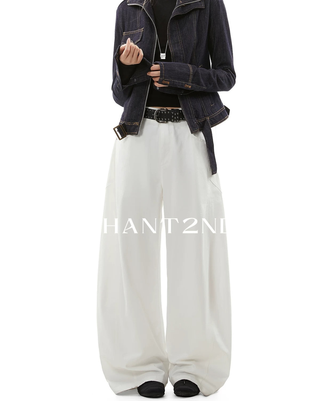 Curved Hem Wide Jeans
