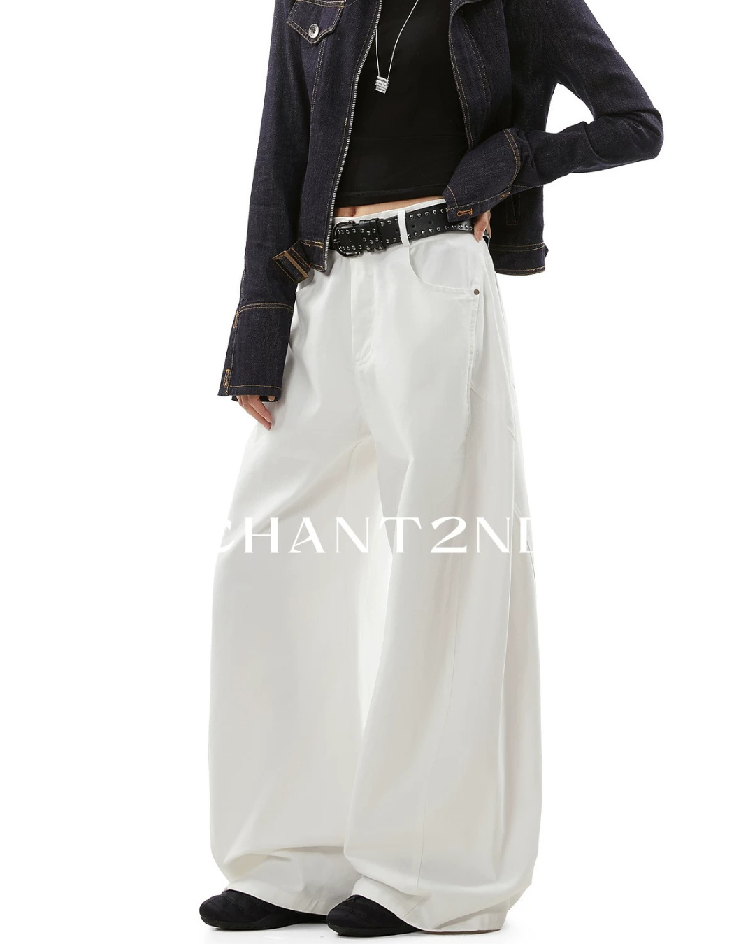 Curved Hem Wide Jeans
