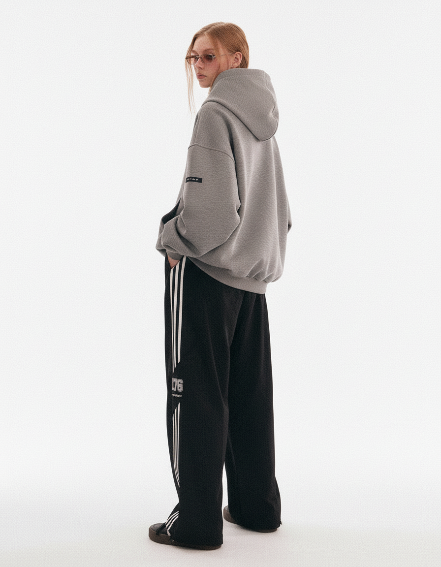 Street Essential Zip Hoodie